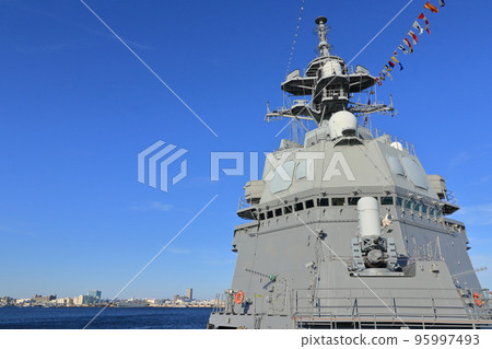 Escort ship bridge Anti-aircraft guns and phased array radar 95997493