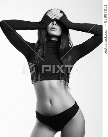 Beautiful young sexy woman. fashion beauty brunette girl in underwear 95997811