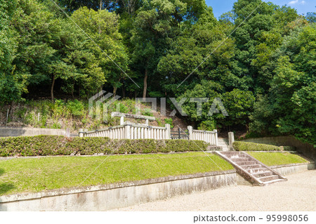 奈良市光明皇后佐保山陵墓 奈良市光明皇后佐保山陵墓 95998056