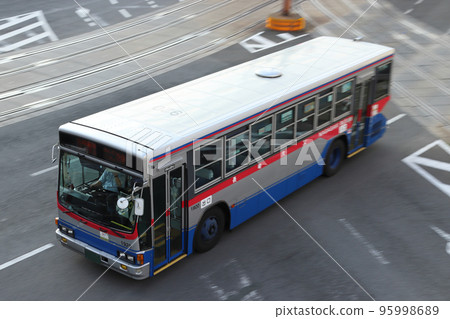 長崎巴士(五十鈴立方) 長崎巴士(五十鈴立方) 95998689