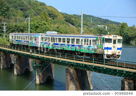 Roma Saga Train (JR Kyushu Kiha 47 series diesel car) 95998849