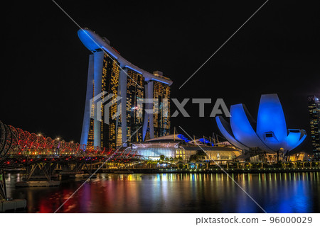 Marina bay sands and Helix bridge at night Marina bay sands and Helix bridge at night 96000029