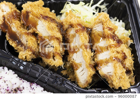 美味的魚片肉排便當 96000087
