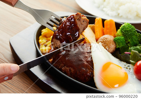 Demi-glace hamburger steak 96000220