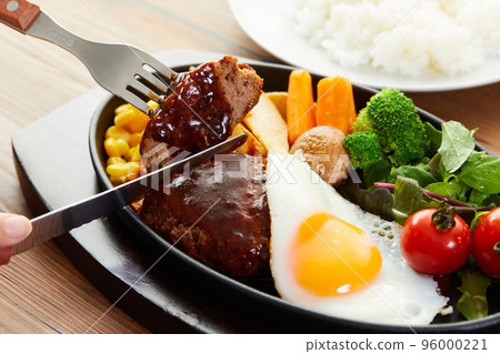 Demi-glace hamburger steak 96000221