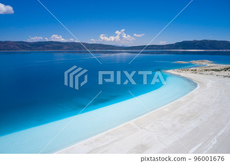 Blue Salda lake. Aerial view of beautiful white sand beach and unreal blue coastline. 96001676