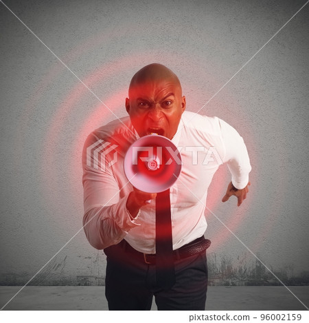 Manager screaming for investment failure 96002159