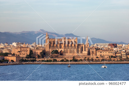 Catedral-Basilica de Santa Maria de Mallorca in Palma, Spain. Catedral-Basilica de Santa Maria de Mallorca in Palma, Spain. 96002477