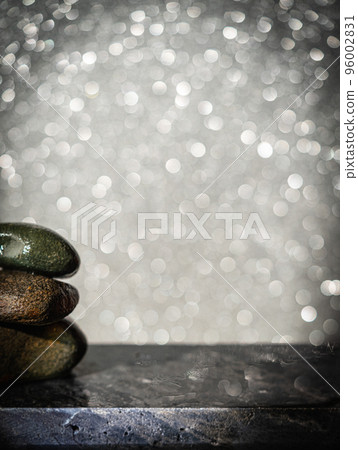 stone podium with water 96002831