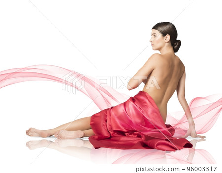 Elegant female 96003317