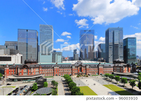 東京站丸之內車站大樓和摩天大樓 東京站丸之內車站大樓和摩天大樓 96003910