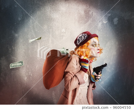 Clown discovered while robbing 96004550