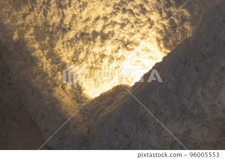 Walls of salt cave in play room 96005553