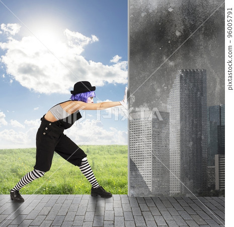 Clown changes the environment 96005791