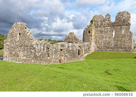 Ruins of Ogmore Castle in Vale of Glamorgan river 96006638