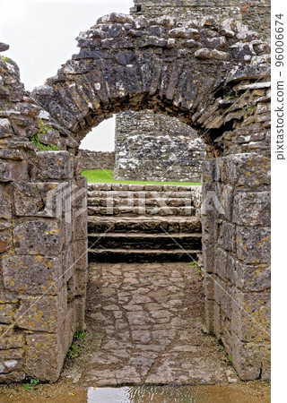 Ruins of Ogmore Castle in Vale of Glamorgan river Ruins of Ogmore Castle in Vale of Glamorgan river 96006674