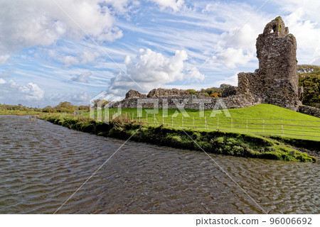 Ruins of Ogmore Castle in Vale of Glamorgan river Ruins of Ogmore Castle in Vale of Glamorgan river 96006692