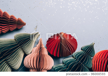 Trendy paper Christmas tree baubles Trendy paper Christmas tree baubles 96008593