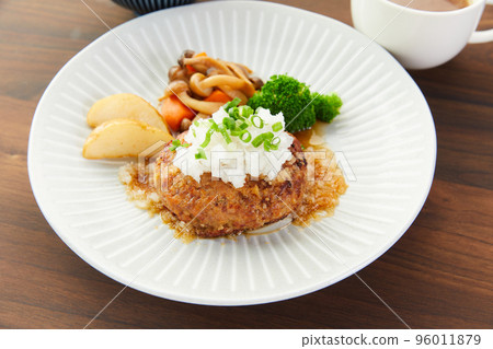 Japanese-style grated radish hamburger Japanese-style grated radish hamburger Japanese-style grated radish hamburger Japanese-style grated radish hamburger 96011879
