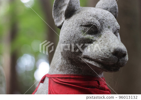 Toyokawa Inari Shrine Fox of the Reikozuka 96013132