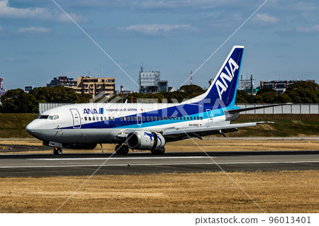 全日空波音 737-500 96013401