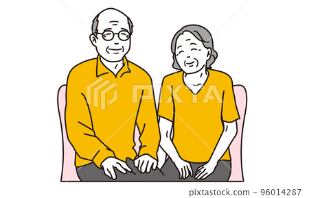 老夫婦微笑著坐在椅子上 老夫婦微笑著坐在椅子上 96014287