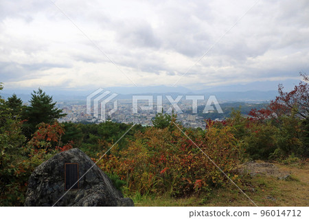岩山公園,拓跋詩路盡頭的景色 岩山公園,拓跋詩路盡頭的景色 96014712
