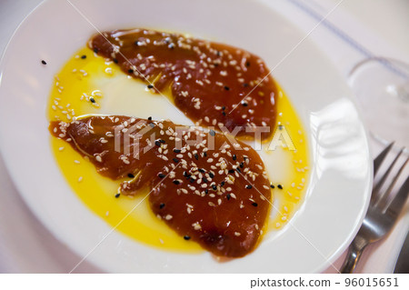 Raw tuna de Almadraba dish 96015651
