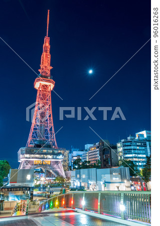 A night view with the moon, the illuminated tower and the city lights shining in the clear night sky|Nagoya City, Aichi Prefecture A night view with the moon, the illuminated tower and the city lights shining in the clear night sky|Nagoya City, Aichi Prefecture 96016268