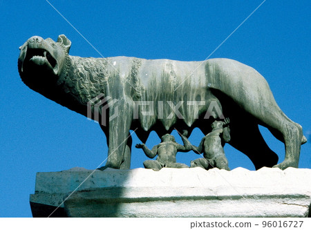 Statue of the She-Wolf with Romolus and Remus. Rome, Italy. Statue of the She-Wolf with Romolus and Remus. Rome, Italy. 96016727