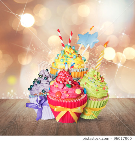 Birthday cupcake 96017900