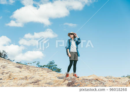 Woman to climb 96018268