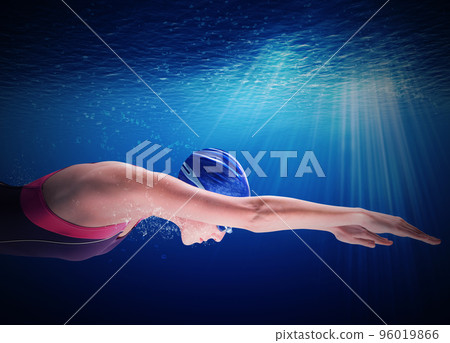 Woman swimmer 96019866