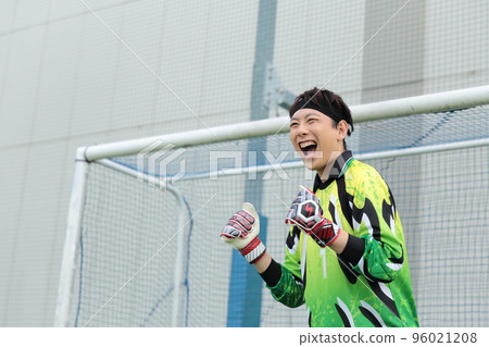 守門員男子為勝利歡欣鼓舞 96021208