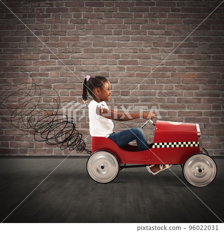 Little girl drive car 96022031