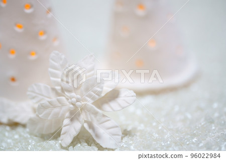 Handmade Christmas decorations White lanterns and poinsettias 96022984