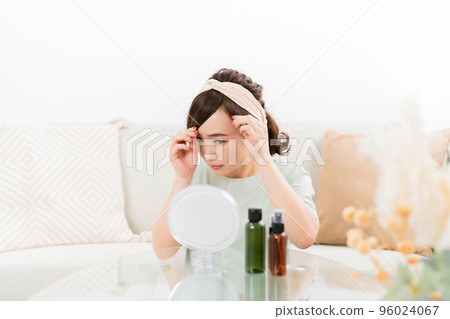 一個對她的劉海和額頭有情結的日本女人 一個對她的劉海和額頭有情結的日本女人 96024067