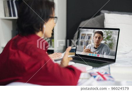 Connection from bedroom 96024579