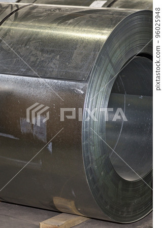 Rolls of cold-rolled galvanized steel in stock Rolls of cold-rolled galvanized steel in stock 96025948