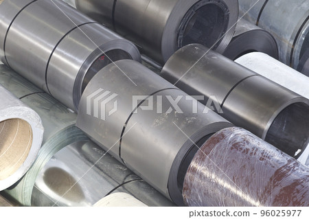 Rolls of cold-rolled galvanized steel in stock 96025977