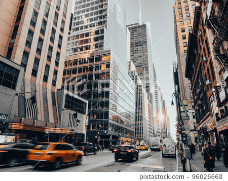 Morning in Manhattan, New York *partially soft focus 96026668