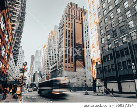 Morning in New York Manhattan 96027384
