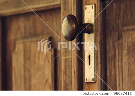 Old door knob 96027418