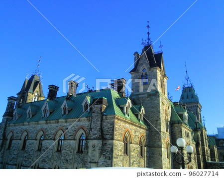 Library of Parliament ④ 96027714