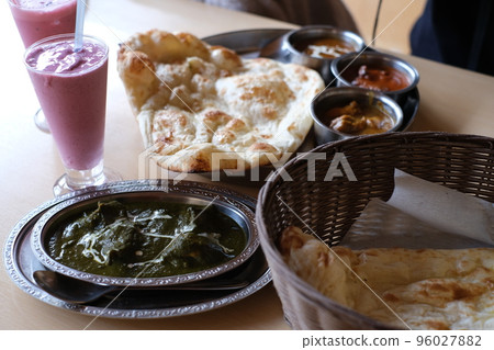 Large Naan, Indian Curry and Lassi Spinach Curry Sag Curry Large Naan, Indian Curry and Lassi Spinach Curry Sag Curry 96027882