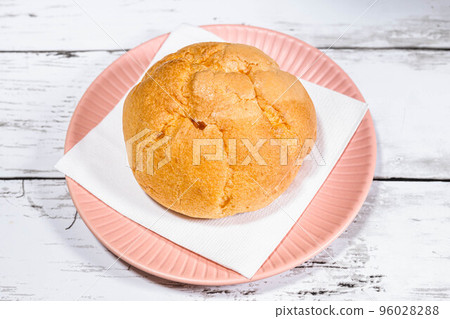 big cream puff 96028288