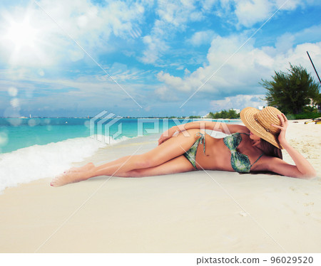 Tan in a tropical beach 96029520