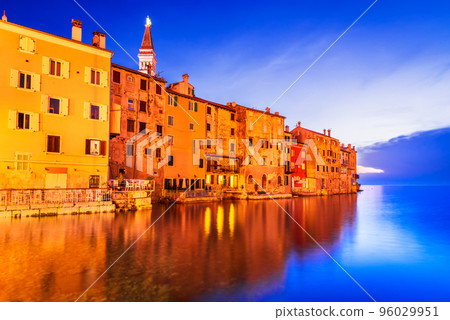 Rovinj, Croatia. Twilight with old town, Istria Peninsula. 96029951