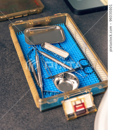 Set of tools for dental treatment 96030801