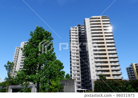 High-rise housing around Wakabadai Station 96031973